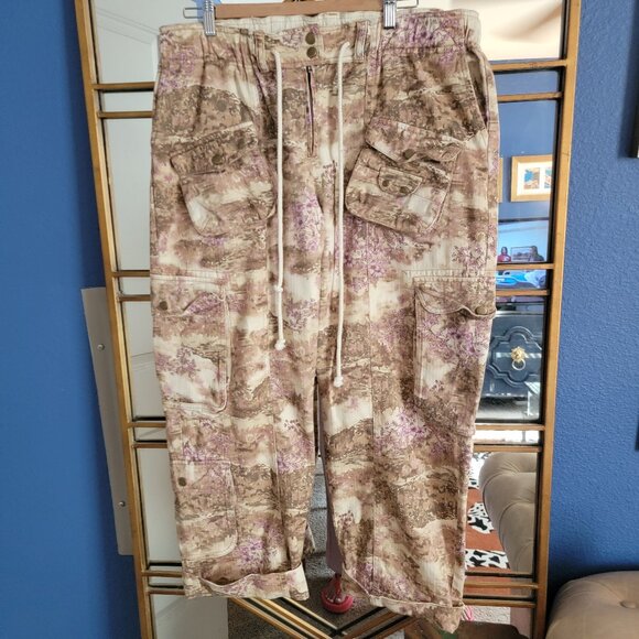 Free People Pants - Free People Tahiti Rare Printed Vintage Scene Multicolor Ankle Cargo Cottagecore